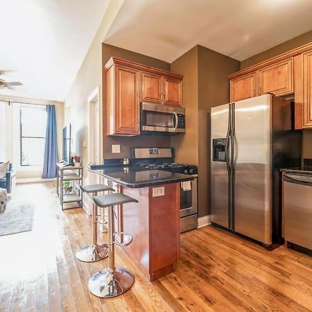 Lovely 2 Bed 3 Miles From Dt W Free Parking Chicago Eksteriør billede