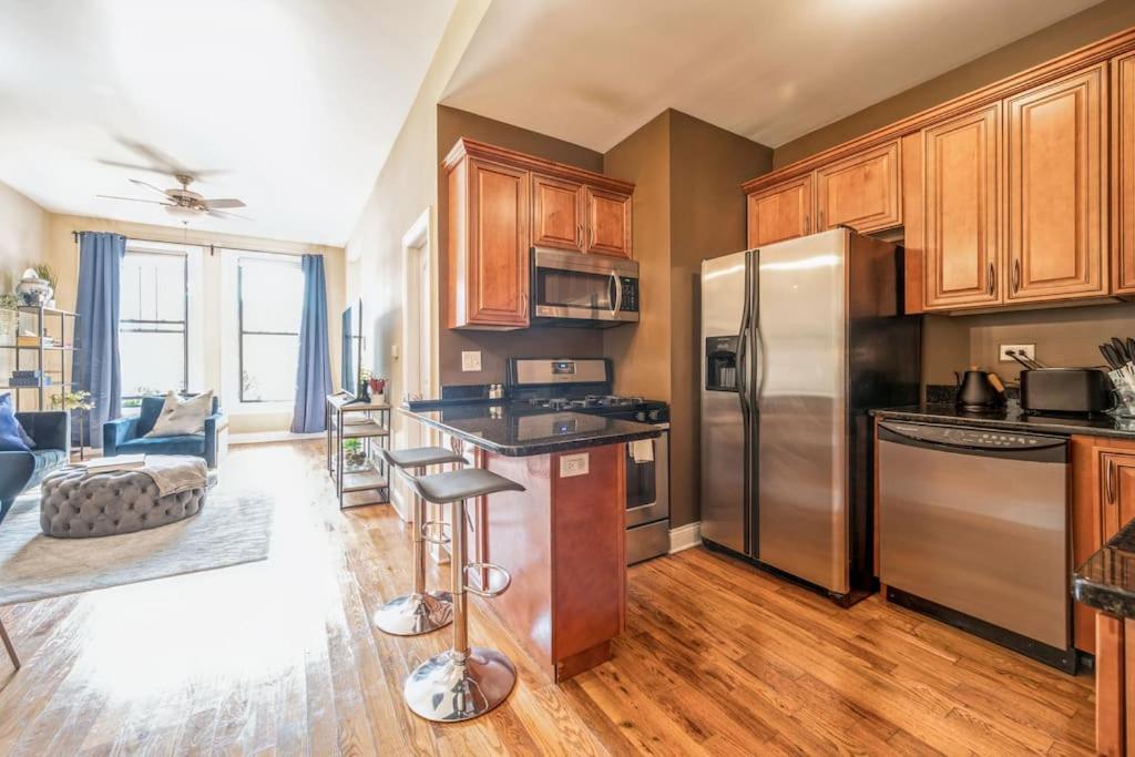 Lovely 2 Bed 3 Miles From Dt W Free Parking Chicago Eksteriør billede