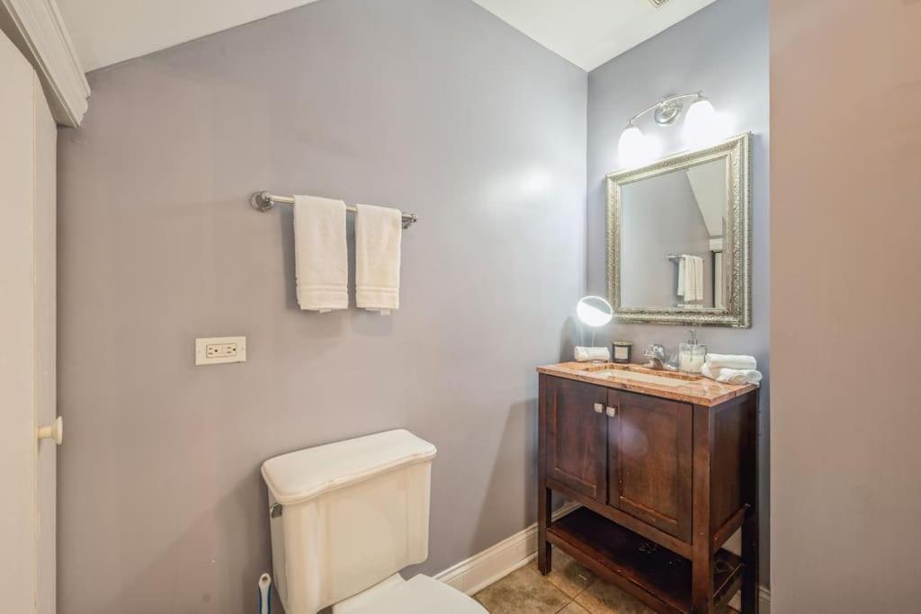 Lovely 2 Bed 3 Miles From Dt W Free Parking Chicago Eksteriør billede