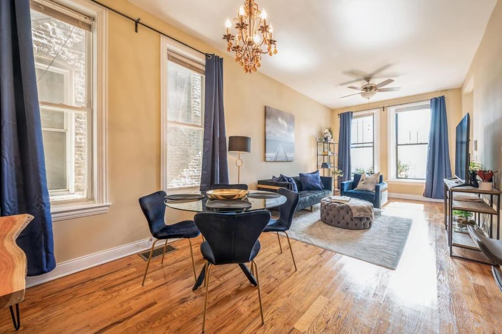 Lovely 2 Bed 3 Miles From Dt W Free Parking Chicago Eksteriør billede