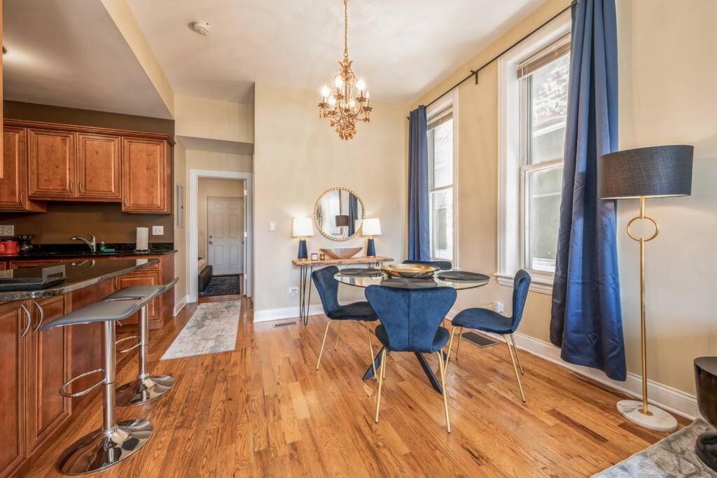 Lovely 2 Bed 3 Miles From Dt W Free Parking Chicago Eksteriør billede